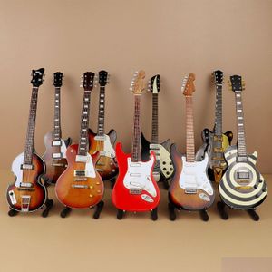 Decorative Objects Figurines Miniature Guitar Replica Electric Bass Display Model Wooden Musical Instrument Dollhouse Accessories Dh94M