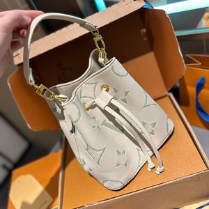 Handbag Shoulder Bags High Quality Women Practical Classic Large Capacity Tote Bag Designer Bag Totebag Autumn and Winter Crossbody Chd2312271-25