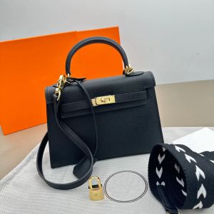 10a Toppkvalitetsdesigner Kvinnor Purse äkta läderhandväskor Mini Messenger Bag Silver Guld Hårdvara Flat handtag Luxury Portable Totes 22cm