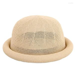Hattar breda randen hattar 2023 hatt kvinnlig sommardekoration rullad kant bowler koreansk version av allt bassäng brittisk fiskare