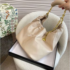 Crescent Leather Designer Chain Women Bag Cowhide Leather Spanien 2023 Ny Squeeze Underarm Fashion Totes Tygväskor Handväska Girl Kzl8