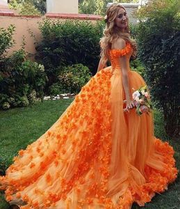 فساتين Quinceanera Orange Party Prom Ball Ball Tulle Tulle Custom Zipper Lace Up بالإضافة إلى حجم جديد ثلاثي الأبعاد الأزهار الأزهار زين خارج الكتف