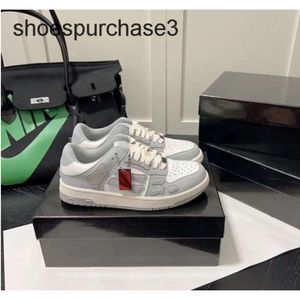 Sapatos de couro Mens Sapato Amiiri Skel Sneakers Designer Panda Branco Chunky Casual Mulheres Sapatos Preto Top Baixo Mesma Cor Bone Board Novo Casal Versátil Esportes EBIJ