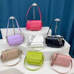 Kadın Crossbody Bag Yeni Küçük Kare Çanta Modaya Modeli Moda Sıradan Basit Geniş Omuz Kayışı Retro Omuz Messenger Çantası