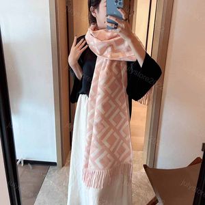 Designer Scarves Luxury F Shawl Brown Cashmere Scarf Winter Men Women Warm Ponchos Shawl Ring Thermal Shawl Khaki Bib Embroidery Letter Pashmina Couple Accessories