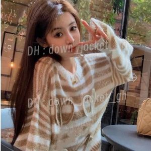 Frauendesigner Herbstpullover Loewees Pullover Crew Neck Strick Sweatshirt Langschlafen Cardigan Hoodie Brief Stickel Winter Kleidung 528