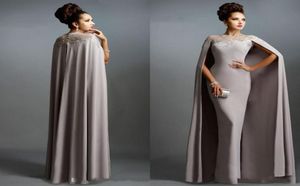 2020 Nya billiga långa sjöjungfru aftonklänningar med Cape Illusion Neck Lace Mother of the Bride Dresses Long Formal Party Prom Clows 4938623