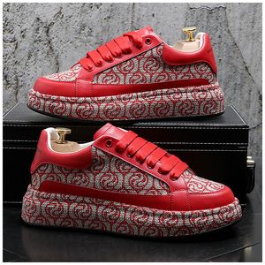 Designer de luxo glamour masculino Red Sapates de strings de bancos de bancos causais mocassins rock masculino tênis de hip-hop