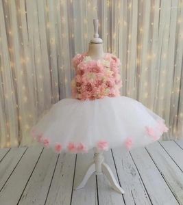 Flickaklänningar Vackra puffy baby födelsedagsfestklänning med 3D -blommor Little Princess Tutu klänning Toddler Girls Chrismas