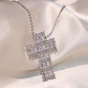 2018 Ny ankomst toppsäljande lyxsmycken 925 Sterling Silver Six Princess Cut 5A Cuubic Zirconia Cross Pendant Chain Necklace F235K