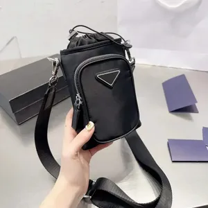 Cep Telefon Torbaları Tasarımcı Naylon Mini Çanta Kadınlar Crossbody Bags Luxurys Siyah Küçük Tote Omuz Çantası Tasarımcıları Çantalar Cüzdan Cüzdanlar 2312275D