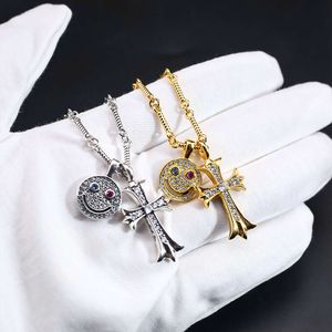 Designer ch Cross Luxury Chromes Pendant Halsband Ny full diamant leende guld silver krage kedja personlig lätt hjärthalschain tröja älskare present VPHS