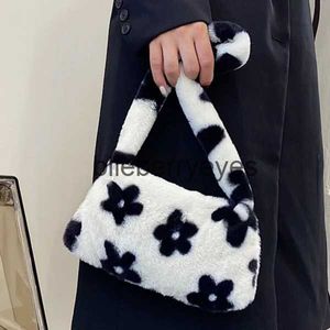 Axelväskor 2023 vinter kvinnor varm plysch liten handväska mode blomma mönster designer tote väska lyx fluffiga damer armhåla päls pursesblieberryeyes