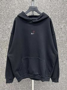 Hem B qixi exklusiv kärlek Paris Engelska brev hoodie svart broderi tröja