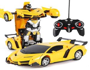 Nuovo RC Transformer 2 in 1 RC Auto Driver Sports Cars Drive Transformation Robots Models Remote Control Car Fighting Toy Gift Y21480632