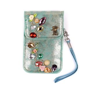 Luxury smycken Förpackningspåse Snap Fastener Pu Leather Armband Halsbandörhängen Ring Pouch Bag Flower Crystal Pearl Bead Gift 231227