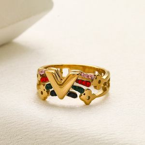 Designer Luxury Ring Vintage Style Charm Couple Ring Classic Design Jewelry Spring New Family Love Gift Ring Boutique Jewelry Box Packaging