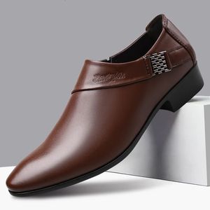 Uomo Plus Size Festa Matrimonio Ufficio Lavoro Slip Business Casual Oxford Mocassini Scarpe in pelle per uomo Abito formale di lusso 231227