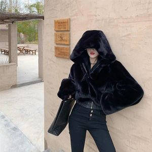 gidyq冬の女性ウサギの毛皮コート韓国のファッションストリートウェアぬいぐるみクロップドフード付きジャケット女性太い暖かいパーティールーズオーバーコート231226