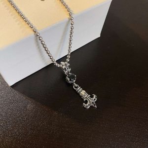 Designer ch Cross Luxury Chromes Pendant Necklace 925 Sterling Silver Retro Flower Fashion Style Mångsidig Vintage Heart Neckchain Sweater Chain Lover Gift 063x