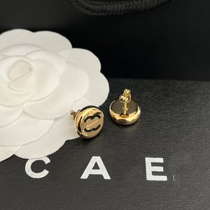 Prosty styl kolczyki stadningowe marka projektant biżuterii stadnina złota luksusowy luksusowy para prezentów kolczyki Wysokiej jakości biżuteria opakowanie pudełko na urok kolczyki