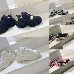 10A Wysokiej jakości potrójne sówice kobiety designerskie buty swobodne buty królewskie Zielone Zielone Treny męskie Podele Tennis Black White Triple S Treakers z pudełkiem z pudełkiem