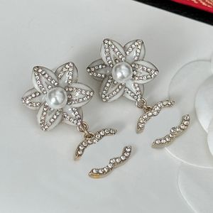 Olika modeduds örhängen lyxig pärla designer stud diamant örhänge varumärke smycken kvinnor koppar 18k guld pläterad valentin bröllop kärlek gåvor rr