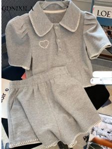 Damensommeranzug Neue Shorts Set Hight Taille Casual Thin Waffle Plaid grau eleganter Puffärmel Polo-Heck-Shorts 2 Stück
