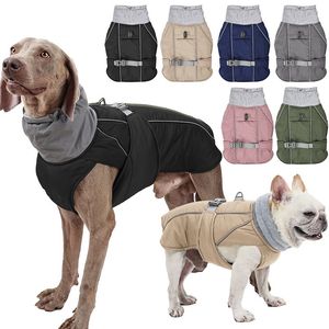 Su geçirmez ve kalın olan sıcak pamuklu giysilerle donatılmış yeni kış evcil köpeği, açık hava aktiviteleri için uygun.