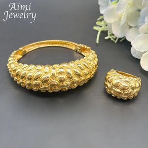 Dubai 18K Gold Plated Smyckesuppsättning för kvinnor Luxury Copper Armband Ring Set African Bridal Wedding Party Accessories Gifts 231226