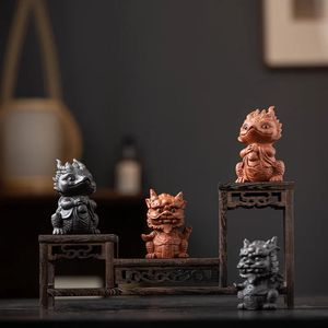 Dragon Decoration Purple Sand Dragon King Female Fortune God Beast kan höja Te Pet Creative Tea Table Handicrafts 231226