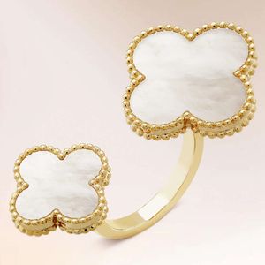 Fyra Leaf Clover Luxury Top Ring High Quality Van Clover Designer Rings for Women Original Kvalitetsringar Enkelt mode Fyra bladgräs Double Flower Ring Gift 993