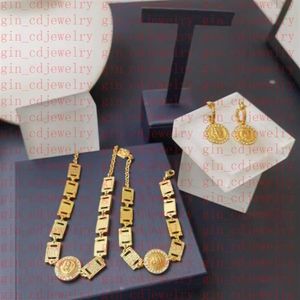 Fashion Designer Necklace V Letter Pendant Banshee Medusa Head 18K Gold Plated Womens VE1285L