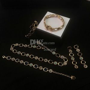 Retro Gold plattierte Ohrringe Armbänder Halsketten Sets mit Geschenkbox Luxusschmuck Kupfer Golden Halsketten Armbänder Sets Sets