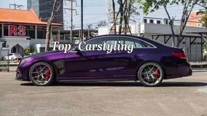 Naklejki Midnight Purple Super Gloss Metallic Vinyl Wrap dla całego samochodu pokrywające z pęcherzykiem powietrza Bezpłatnie jak 3M wysokiej jakości klej do kleju