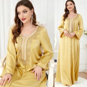 Roupas étnicas Dubai Árabe Moda Festa de Noite Elegante Bordado Manga Longa V-Pescoço Luxo Robe Turco Mulheres Caftan Vestidos Islâmicos