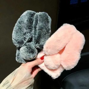 Mobiltelefonfodral 3d Winter Warm Rabbit Hair Plush Celltelefonfodral för iPhone 14 Pro Max 11 12 13 14Plus Söt djur täcker varmt på kall dag