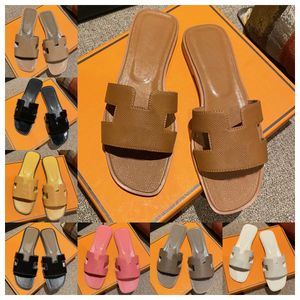 Designer -Sandalen berühmte Designerinnen Frauen Slipper Pantoffeln Weiße schwarze Leder Gummi Sommerausrüstung Wind Sliders Designer Pantoffeln für Frauenschuhe