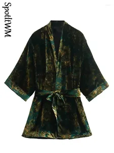 Kvinnors T-skjortor Fashion V-Neck tryckt topp med Belt Velvet Loose Kimono Långärmrock 2023 Kvinnor Temperament Pendlare Trend
