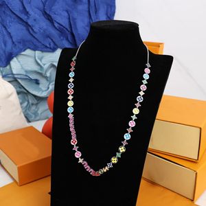 Luxuoso colorido colorido de cristal zircão letra colar de flores luminagem de luxo de alta qualidade Love Rainbow Neck Chain Women Jewelry Wedding Party Gifts HL2 --TY43