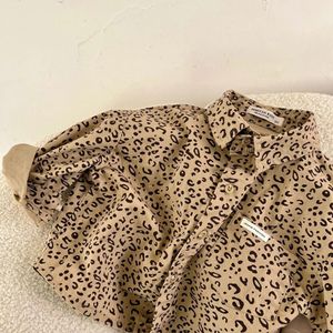 Blazer 2022 Herbst Neue kinder Shirts Jungen und Mädchen Beschriftet Leopard Shirts Baby Koreanische Bluse Jacke Kleinkind Mode Kleidung