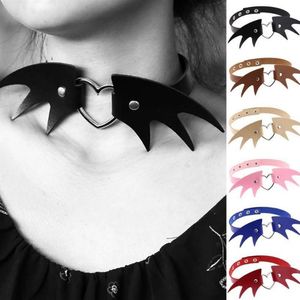 Skórzany Halloween Choker Serce Wing Naszyjnik Kobiety ręcznie robiony w klubie nocnym Got biżuterię Prezent Whole Chokers2693