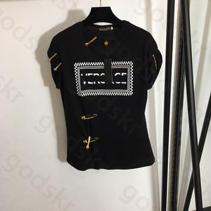 Metal Pin Sweatshirt Kadın Tasarımcısı Yuvarlak Boyun Tankları Üstleri Moda İnce Kısa Kollu İnce Spor Gömlek