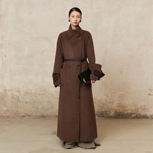 Personlighet Fashion Wool Trench Coat Fallwinter 2023 Ankomster nischdesign Tweed Tall Women's Jacket 231226