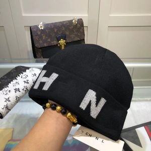 Fashion Beanies Brand Men Autumn Winter Hats Sport Knit Hat Thicken Warm Casual Outdoor Hat Cap Double Sided Beanie Skull Caps
