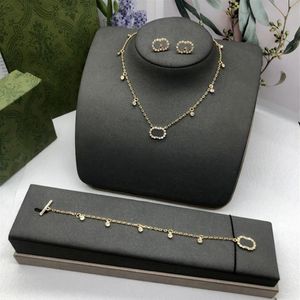 Fashion Necklace Designer Jewelry Luxury Initials Pendant Necklace Golden Chain Diamond Earring For Women Pearl Bracelet Letter 22262I