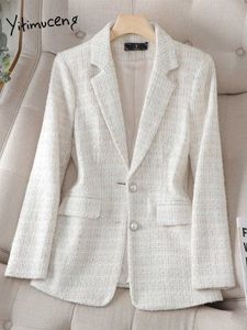 Kvinnors ullblandningar Yitimuceng Plaid Blazers för kvinnor 2023 Pearl Single Breasted Long Sleeve Jacket Elegant Office Ladies Whis Down Collar Coats J231227