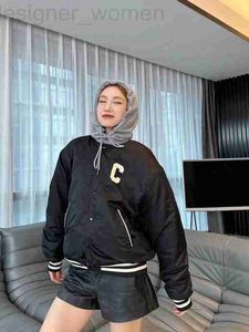 Kadın Ceketler Tasarımcı Kış Yeni CE Mektubu Yama İşlemeli Kapüşonlu Beyzbol Takım Gevşek Akademi Tarzı Sıradan Ceket Modeti Modeli 6T2B