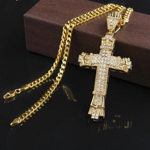 Nowy srebrny wisiorek w stylu retro pełny lód Out CZ symulowany Diamonds Catholif Crucifix Naszyjnik z długim łańcuchem kubańskim G271N