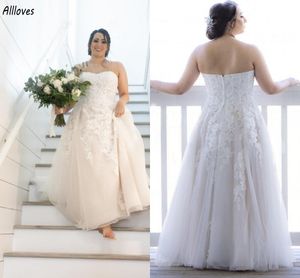 Plus Size Modern A Line Wedding Dresses Sweetheart Glamorous Lace Appliqued Sexy Bridal Gowns Boho Garden Floor Length Tulle Skirt Bride Vestidos De Novia CL3124